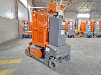Plataforma com mastro vertical JLG TOUCAN DUO