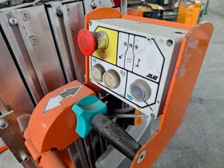 Plataforma com mastro vertical JLG TOUCAN DUO