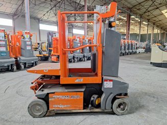 Plataforma com mastro vertical JLG TOUCAN DUO
