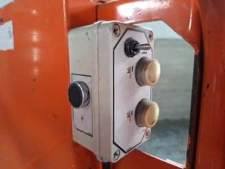 Plataforma com mastro vertical JLG TOUCAN DUO