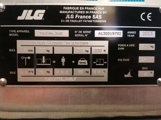 Plataforma com mastro vertical JLG TOUCAN DUO