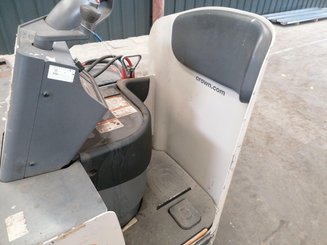 Porta-paletes eléctrico com condutor transportado Crown PR4500 - 9