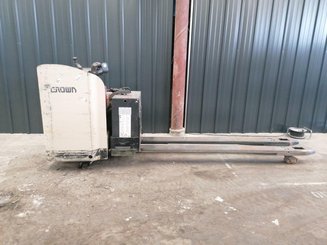 Porta-paletes eléctrico com condutor transportado Crown PR4500 - 1