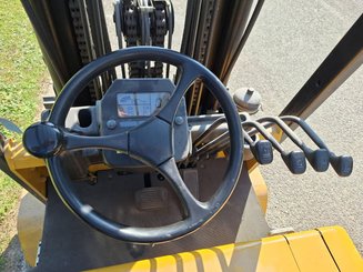 Empilhador de contrapeso 4 rodas Caterpillar EC55N