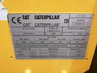 Empilhador de contrapeso 4 rodas Caterpillar EC55N - 8