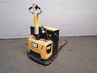 Porta-paletes eléctrico com condutor a pé Caterpillar NPP20N2