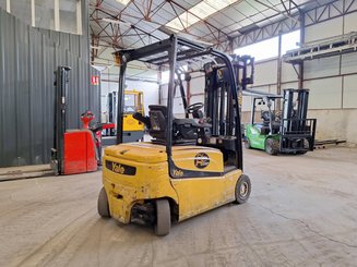 Carreta elevadora elétrica Yale ERP16VF LWB
