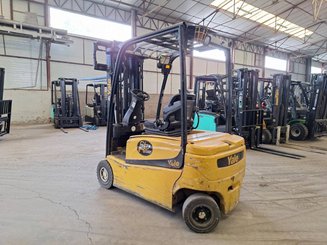 Carreta elevadora elétrica Yale ERP16VF LWB