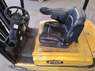 Carreta elevadora elétrica Yale ERP16VF LWB