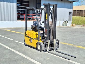 Carreta elevadora elétrica Yale ERP16VT SWB