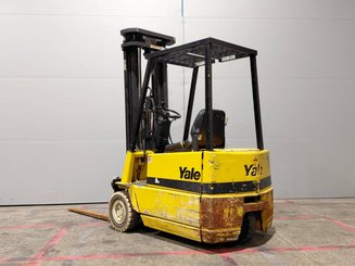 Carreta elevadora elétrica Yale ERP15RCF