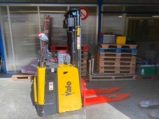 Stacker Yale MS12X