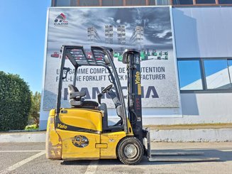 Carreta elevadora elétrica Yale ERP16VT SWB