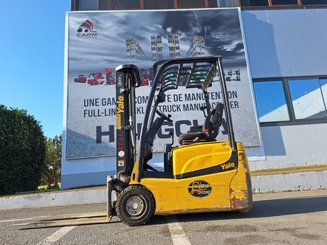 Carreta elevadora elétrica Yale ERP16VT SWB