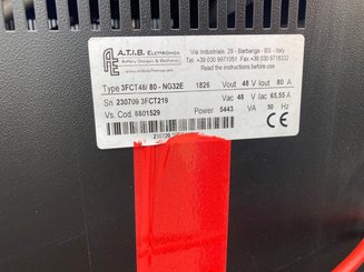 Empilhador retráctil Yale MR14 - 9