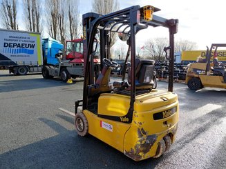 Carreta elevadora elétrica Yale ERP16VT