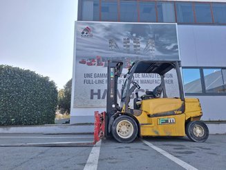 Carreta elevadora elétrica Yale ERP50VM
