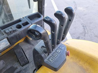 Carreta elevadora elétrica Yale ERP50VM