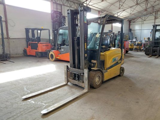 Carreta elevadora elétrica Yale ERP30VL - 1