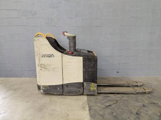 Porta-paletes eléctrico com condutor transportado Crown WT3040
