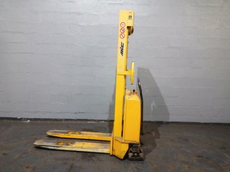 Stacker com condutor a pé MIC WP10M 280T - 1