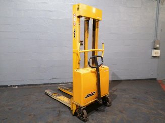 Stacker com condutor a pé MIC WP10M 280T - 2