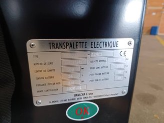 Porta-paletes eléctrico com condutor a pé Hangcha CBD15-A