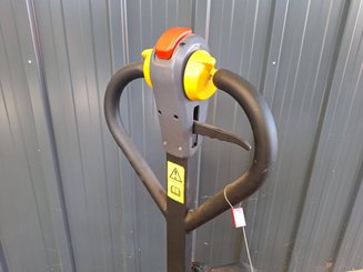 Porta-paletes eléctrico com condutor a pé Hangcha CBD12 PLUS Lithium