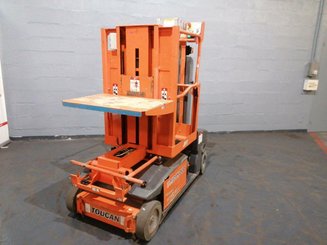 Plataforma com mastro vertical JLG TOUCAN DUO