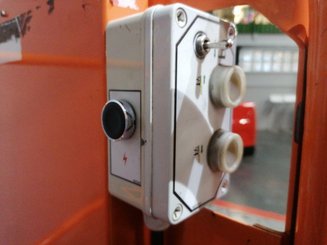 Plataforma com mastro vertical JLG TOUCAN DUO