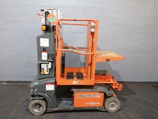Plataforma com mastro vertical JLG TOUCAN DUO