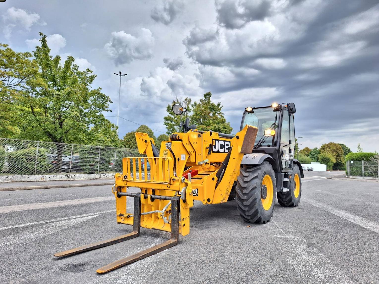 2020 – Jcb  540 180