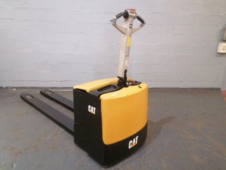 Porta-paletes eléctrico com condutor a pé Caterpillar NPP20M - 3