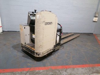 Porta-paletes eléctrico com condutor transportado Crown PR4500 - 6