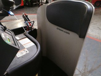 Porta-paletes eléctrico com condutor transportado Crown PR4500 - 9