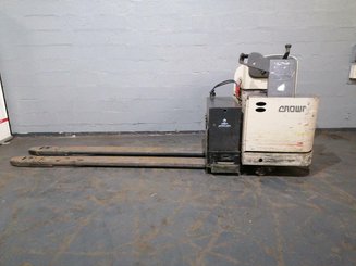 Porta-paletes eléctrico com condutor transportado Crown PR4500 - 4