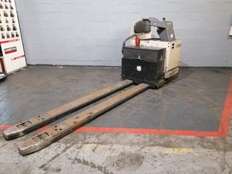 Porta-paletes eléctrico com condutor transportado Crown PR4500 - 3