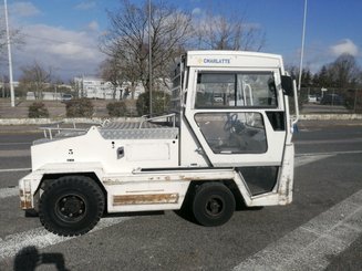 Trator de reboque Charlatte T135