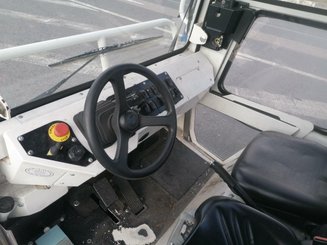 Trator de reboque Charlatte T135