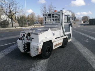 Trator de reboque Charlatte T135