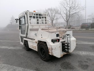 Trator de reboque Charlatte T135