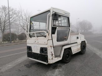Trator de reboque Charlatte T135