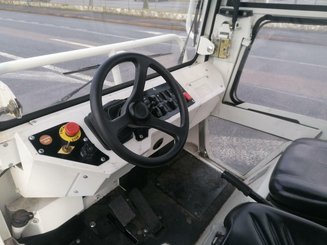 Trator de reboque Charlatte T135