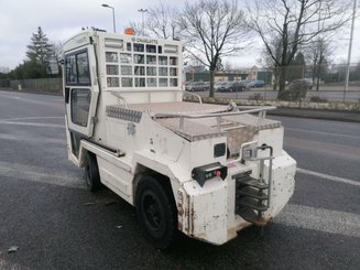 Trator de reboque Charlatte T135