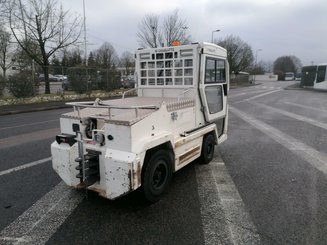 Trator de reboque Charlatte T135