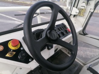 Trator de reboque Charlatte T135