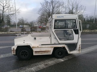 Trator de reboque Charlatte T135