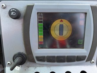 Empilhador multidireccional Combilift CBE2500