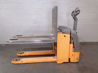 Porta-paletes eléctrico com condutor a pé OMG 316KN-M - 1