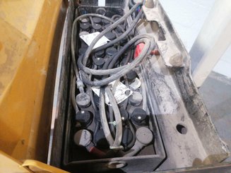 Porta-paletes eléctrico com condutor a pé Caterpillar NPP20M - 4